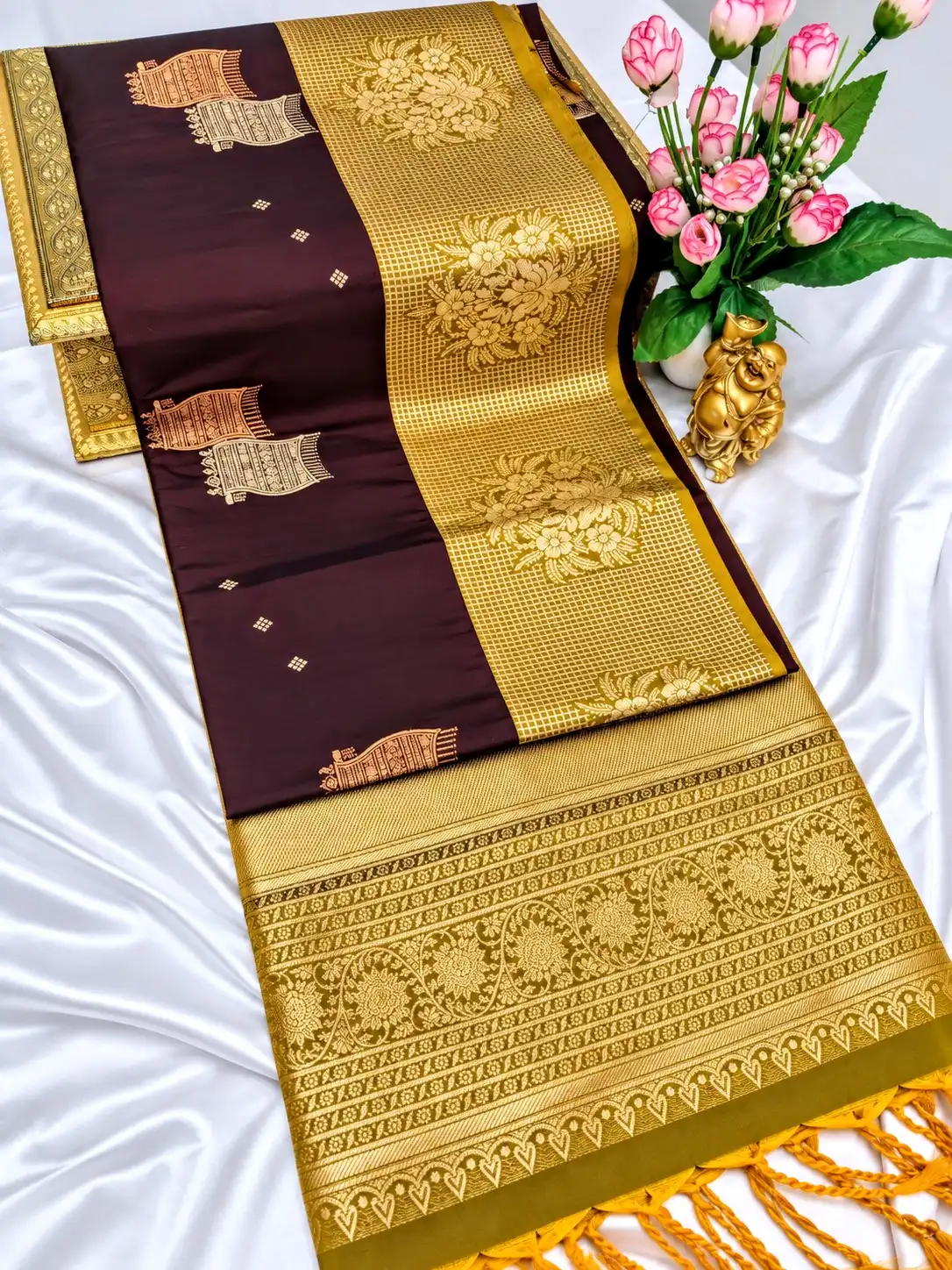 Jari Grid Floral Pallu Semi Kanchipuram Silk Saree